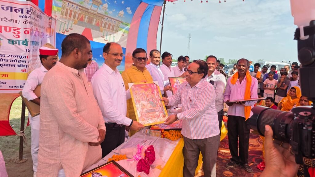 WhatsApp-Image-2025-06-27-at-2.29.20-PM-1-1024x576 Kannauj : पांडु नदी जीर्णोद्धार कार्य का हुआ भव्य शुभारंभ, डीएम और विधायक ने चलाया फावड़ा